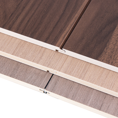 Calidad La oficina WPC interior ranuró el panel de pared de la chapa de madera a prueba de humedad Fabricación